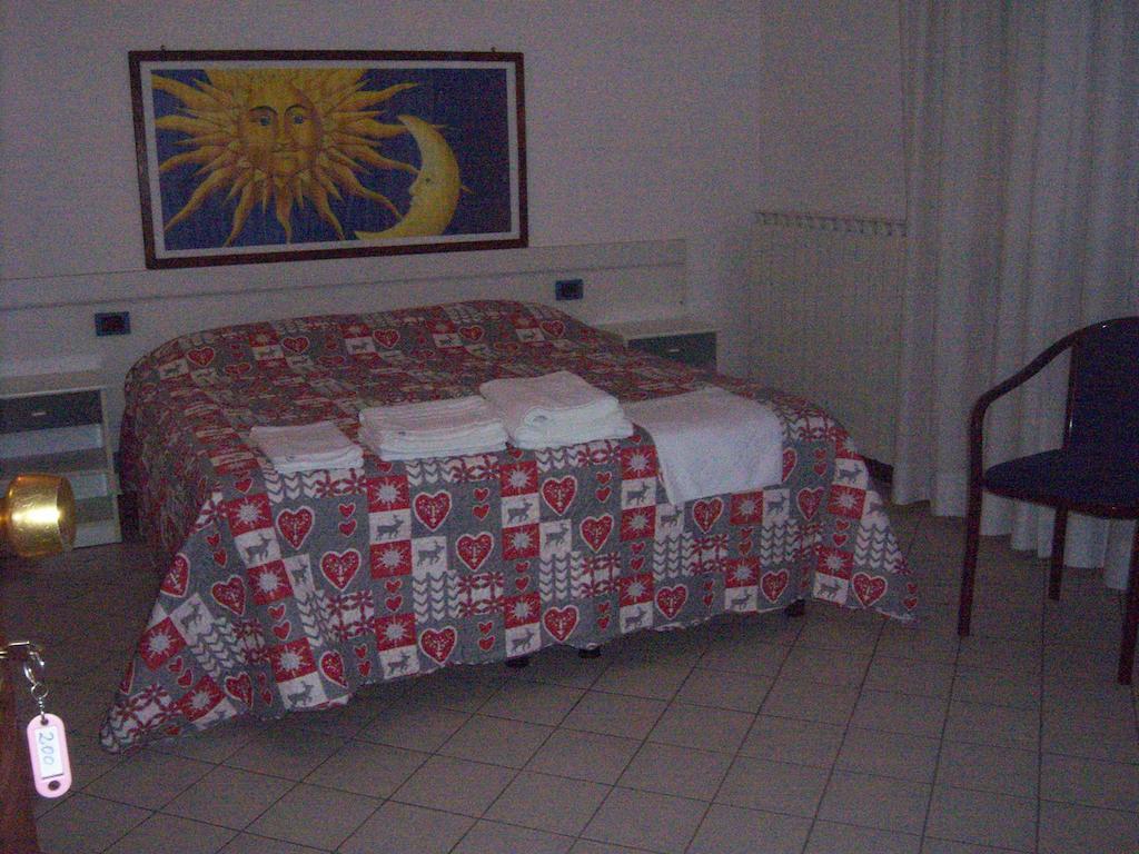 Nuovo Hotel Tripoli Settimo Vittone Szoba fotó